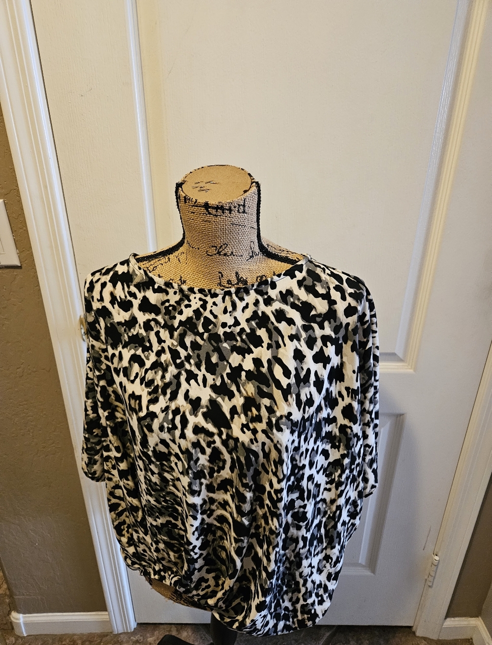 NEW ☆ Vince Camuto Top/Blouse, Size Large, Brand NEW!
